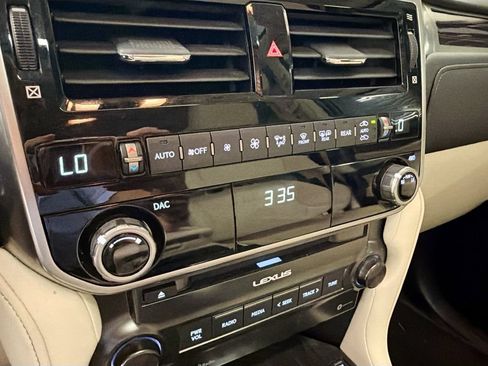 Used 2022 Lexus GX 460 Premium w/ Premium Package AWD/4WD image 17