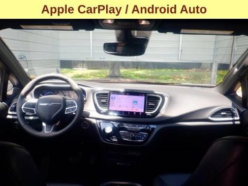 Used 2025 Chrysler Pacifica Select FWD image 7