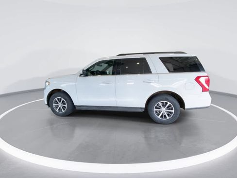 Used 2019 Ford Expedition XLT w/ Equipment Group 201A AWD/4WD image 5
