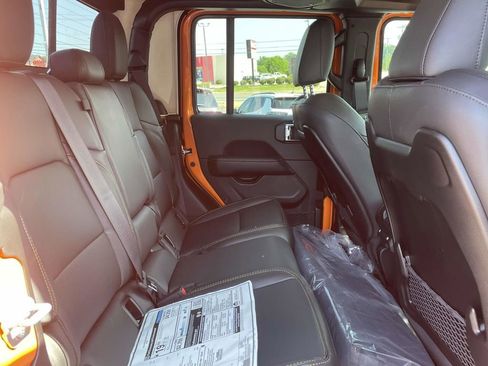 New 2025 Jeep Gladiator Sport w/ Premium Package AWD/4WD image 17