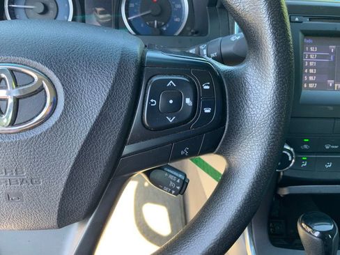 Used 2017 Toyota Camry LE FWD image 21