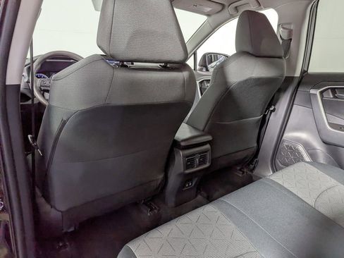 Used 2021 Toyota RAV4 XLE image 39