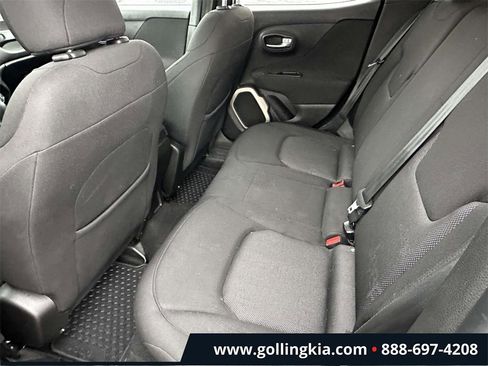 Used 2017 Jeep Renegade Latitude w/ Cold Weather Group image 10