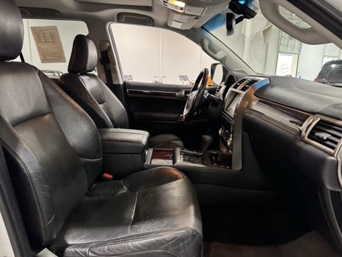 Used 2018 Lexus GX 460 Premium image 41