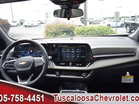New 2026 Chevrolet Equinox LT w/ Convenience Package II image 3