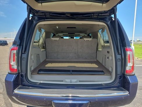 Used 2020 GMC Yukon XL Denali w/ Denali Ultimate Package AWD/4WD image 12