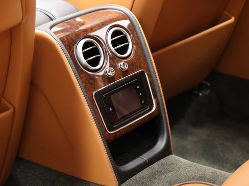 Used 2015 Bentley Flying Spur V8 image 37