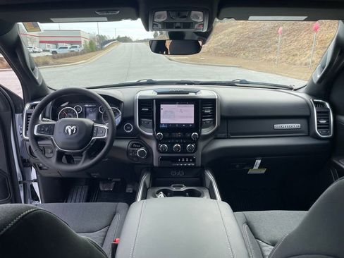 New 2026 RAM 1500 4x4 Crew Cab image 23