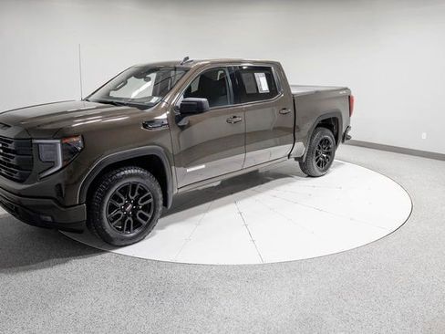 Used 2024 GMC Sierra 1500 Elevation image 33