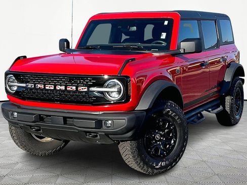 Used 2022 Ford Bronco Wildtrak image 2