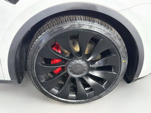 Used 2022 Tesla Model Y Performance AWD/4WD image 37