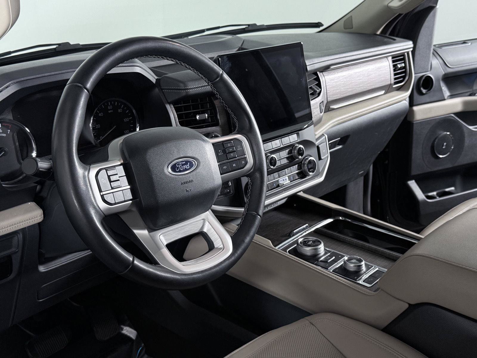 Used 2023 Ford Expedition Limited AWD/4WD image 11