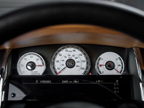 Used 2017 Rolls-Royce Wraith image 33