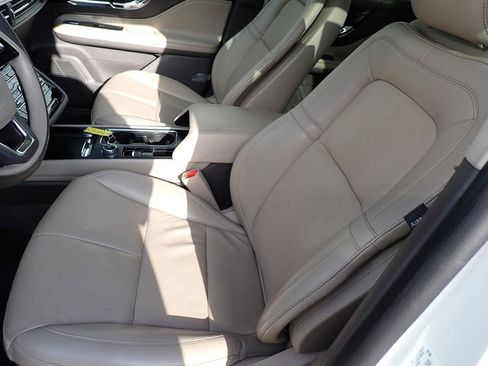Used 2022 Lincoln Corsair AWD w/ Premium Package image 15