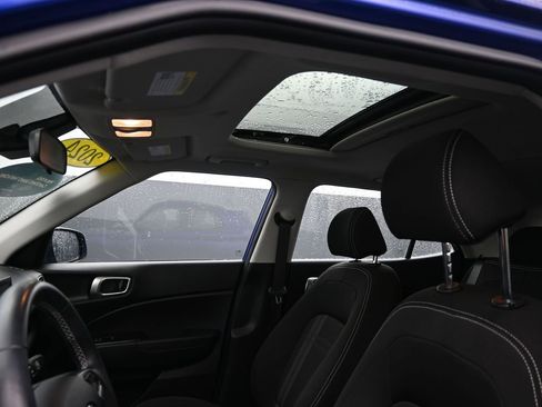 Certified 2024 Hyundai Venue SEL image 11