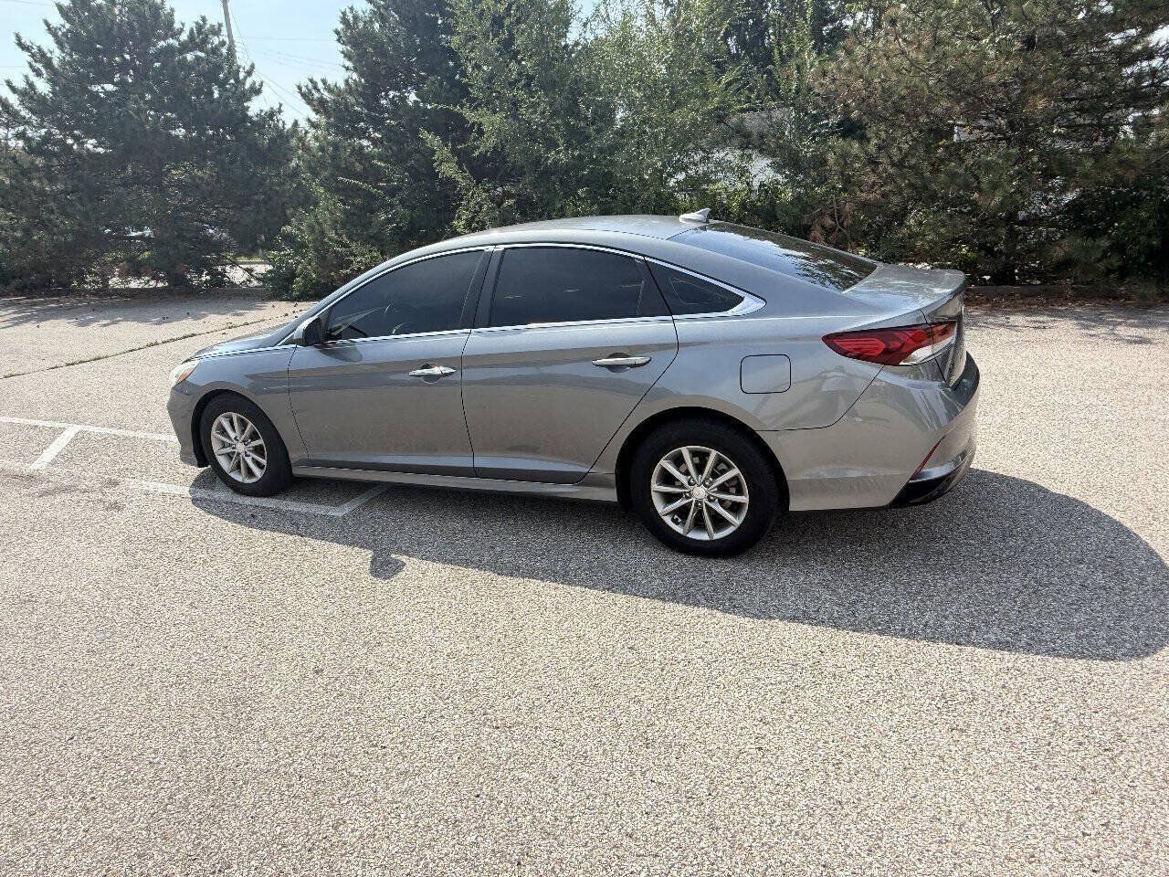 Used 2019 Hyundai Sonata SE FWD image 2