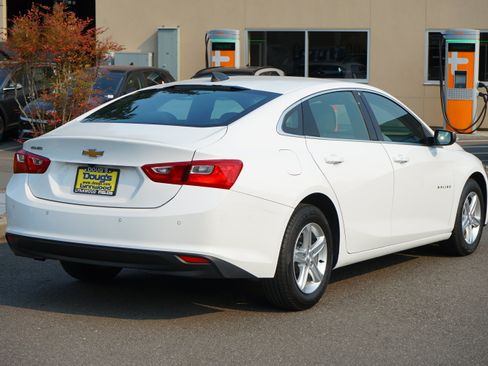 Used 2023 Chevrolet Malibu LS w/ Driver Confidence Package FWD image 3