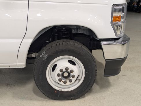 New 2026 Ford E-450 and Econoline 450 Super Duty w/ Power Equipment Group image 12