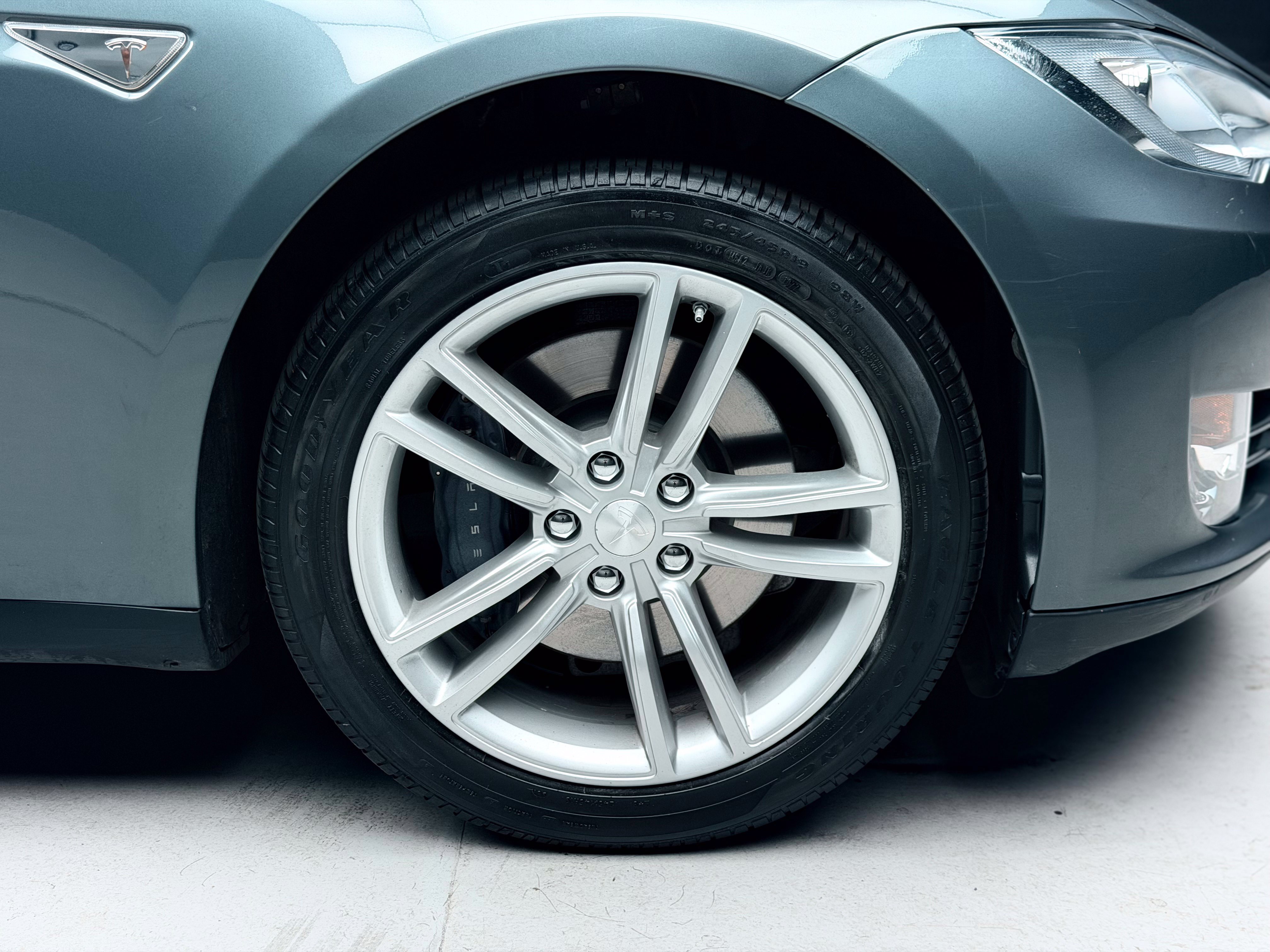 Used 2013 Tesla Model S RWD image 31