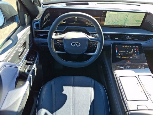 New 2026 INFINITI QX80 4WD image 8