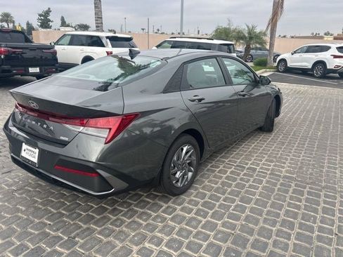 New 2026 Hyundai Elantra Blue image 4
