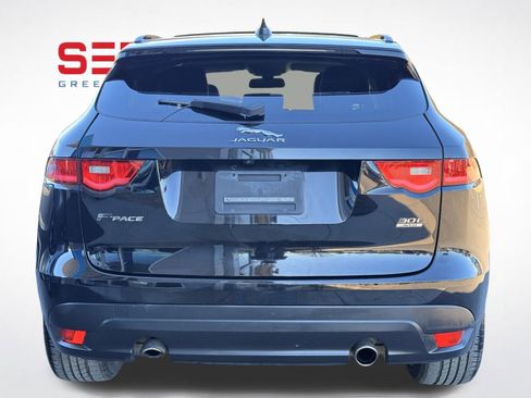 Used 2018 Jaguar F-PACE Premium image 5