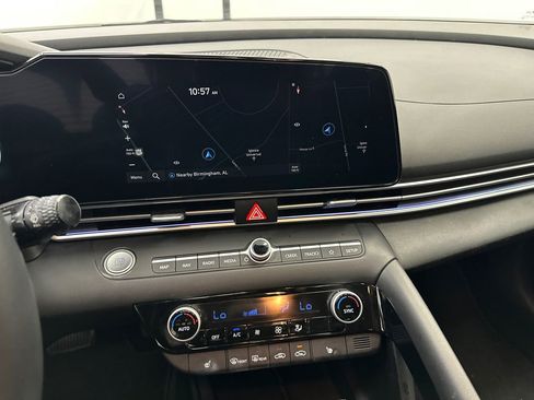 Used 2024 Hyundai Elantra SEL w/ Convenience Package FWD image 27