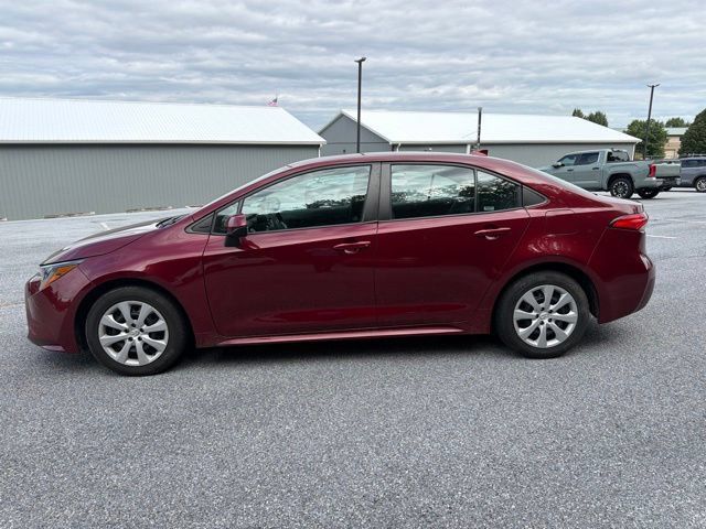 Used 2022 Toyota Corolla LE FWD image 4