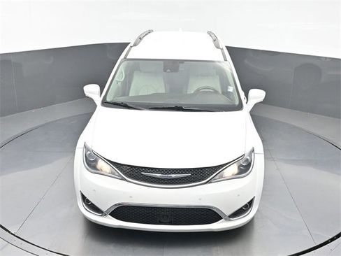 Used 2019 Chrysler Pacifica Touring-L Plus w/ Advanced Safetytec Group image 29