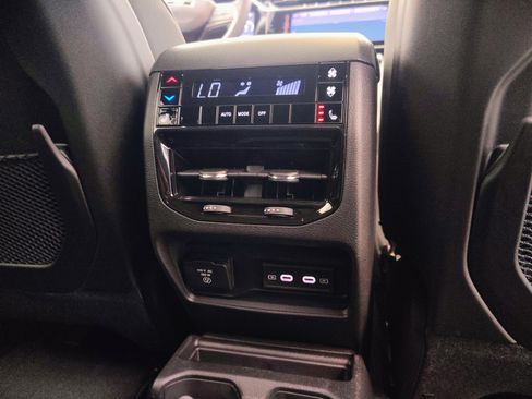 New 2026 Jeep Grand Cherokee L Limited AWD/4WD image 28