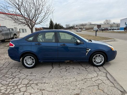 Used 2008 Ford Focus SE image 2