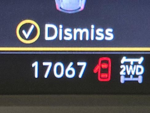 Certified 2025 Cadillac XT6 Premium Luxury image 3