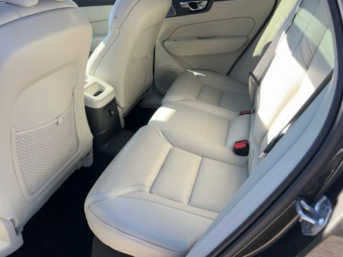 Used 2019 Volvo XC60 T8 Inscription w/ Advanced Package image 16