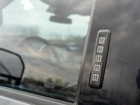 Used 2022 Ford F250 Lariat w/ Black Appearance Package image 16