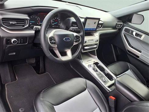 Used 2023 Ford Explorer XLT w/ Equipment Group 202A image 19