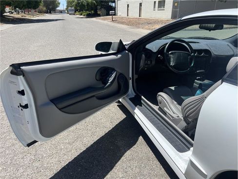 Used 1993 Pontiac Firebird Coupe RWD image 16