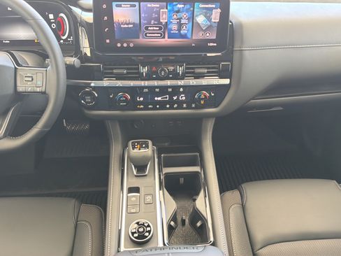 New 2026 Nissan Pathfinder SL AWD/4WD image 8