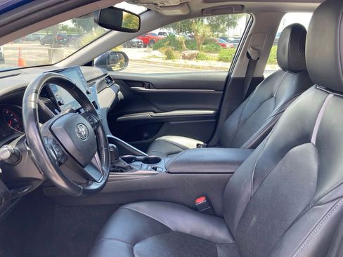 Used 2024 Toyota Camry XSE FWD image 9