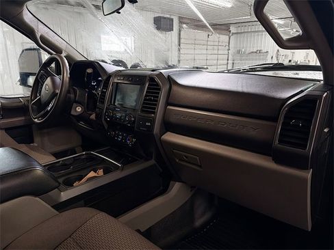 Used 2019 Ford F250 XLT w/ XLT Premium Package image 12