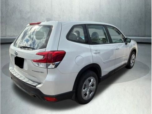Used 2021 Subaru Forester AWD/4WD image 2