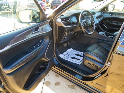 Used 2021 Jeep Grand Cherokee L Limited AWD/4WD image 49