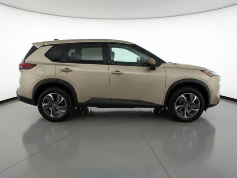 Used 2025 Nissan Rogue SV image 11