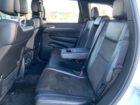 Used 2019 Jeep Grand Cherokee Altitude image 27