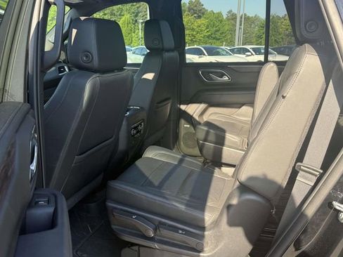 Used 2021 Chevrolet Tahoe Z71 w/ Luxury Package AWD/4WD image 6