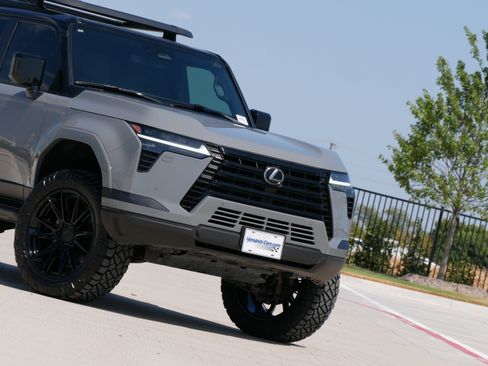 Used 2024 Lexus GX 550 w/ Cold Area Package AWD/4WD image 34
