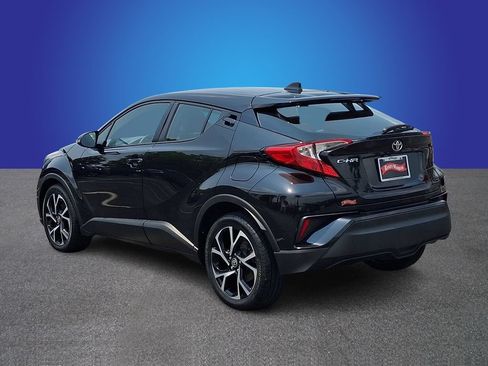 Used 2022 Toyota C-HR XLE FWD image 6