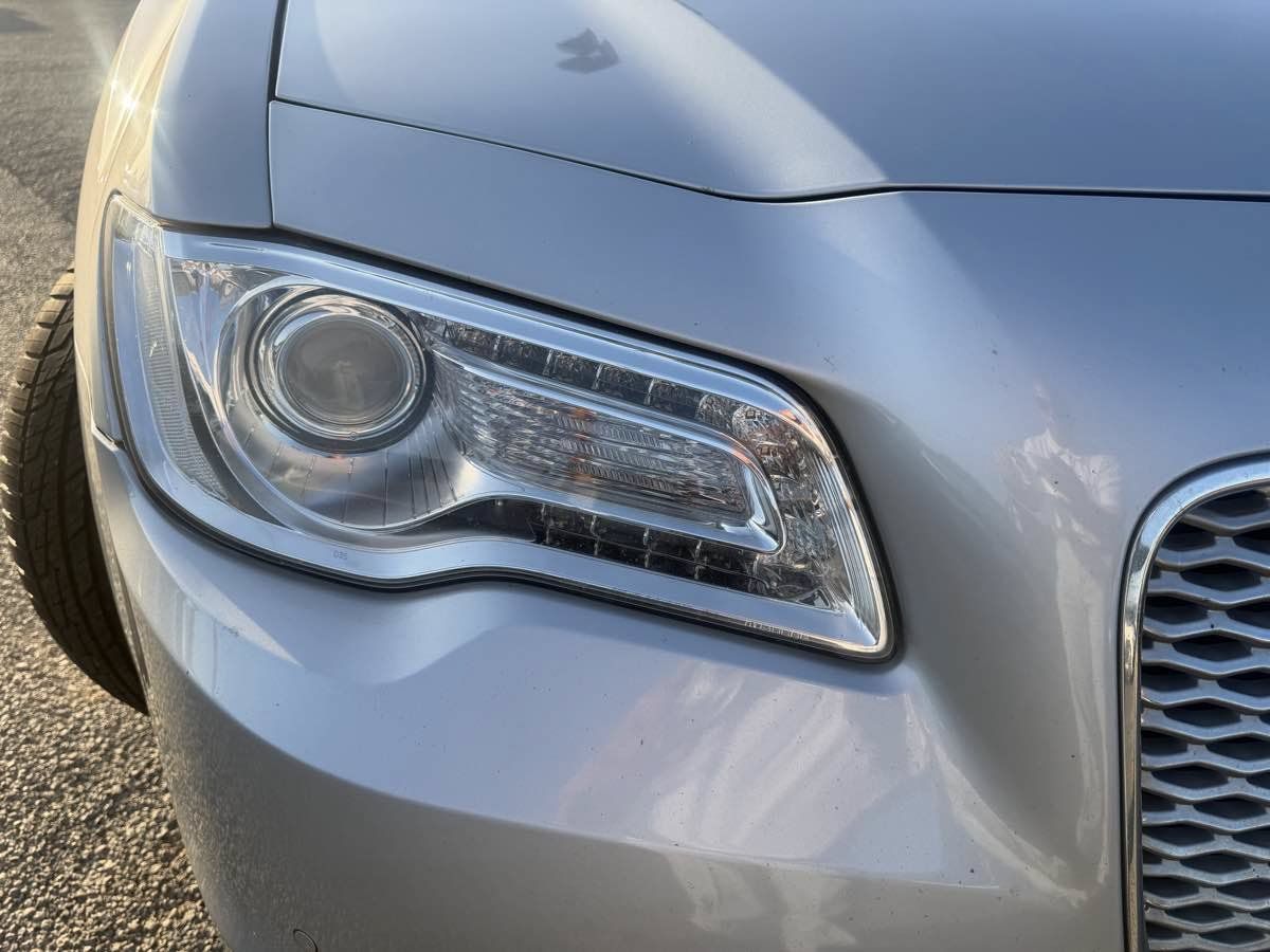Used 2019 Chrysler 300 Limited w/ Safetytec Plus Group RWD image 18
