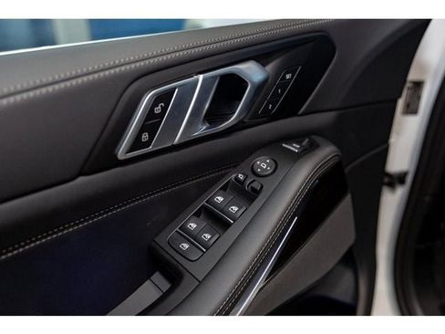 Used 2026 BMW X5 xDrive40i w/ Premium Package image 51