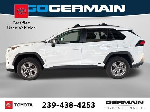 Used 2022 Toyota RAV4 LE AWD/4WD image 3