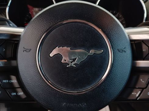 Used 2017 Ford Mustang Coupe RWD image 21